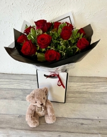 True love 12 red roses & bear